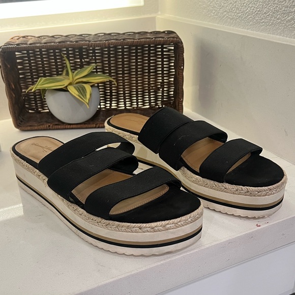 Universal Thread Black Espadrille Sandals size 10 - Picture 1 of 10